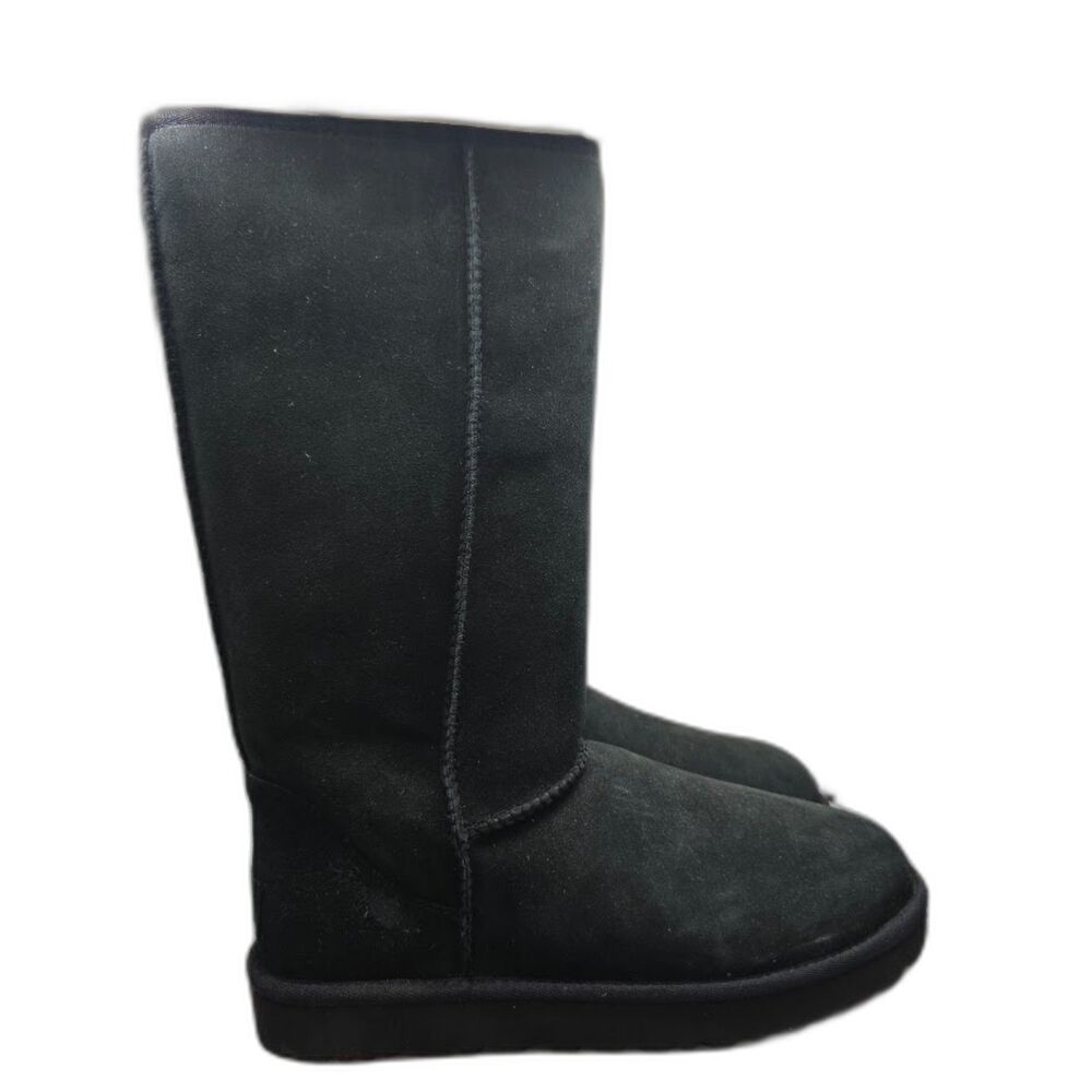 UGG Women’s Classic Tall II Boots Black Suede Sheepskin Size 10 (1016224)